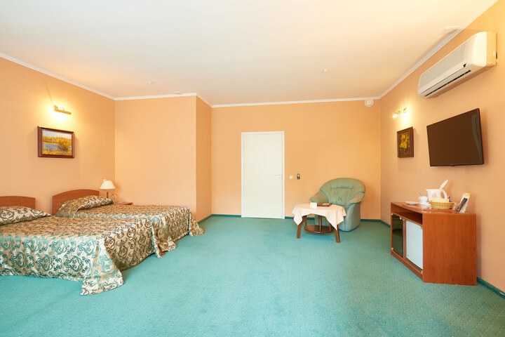 Room 11 of 60