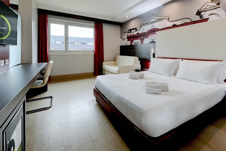 Room 17 of 30
