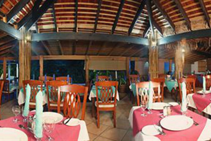 Dining 35 of 36