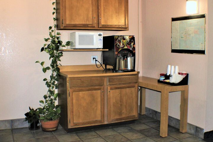 Breakfast/Coffee Service 24 of 27