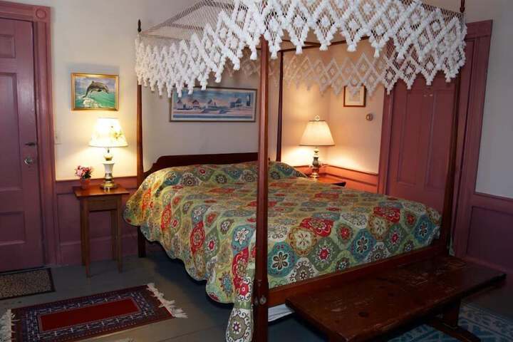 Room 8 of 21