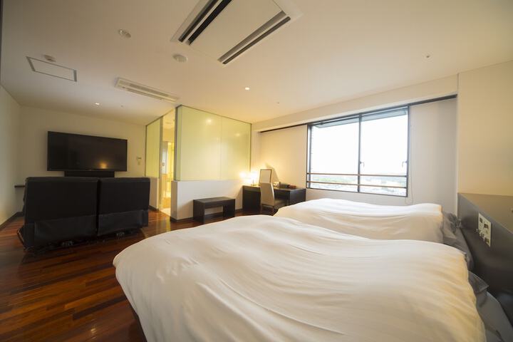 Room 16 of 75