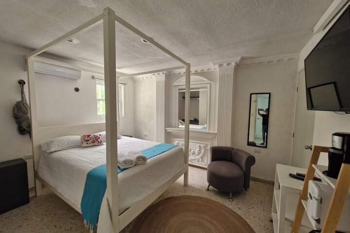 Room 14 of 38