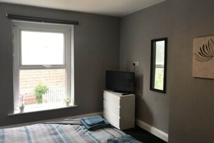 Room 33 of 40