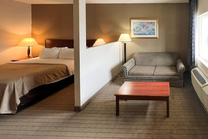 Room 9 of 23