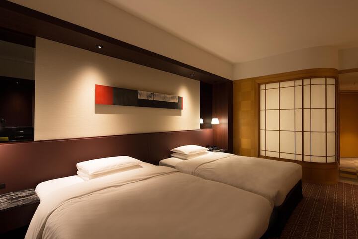 Room 10 of 124