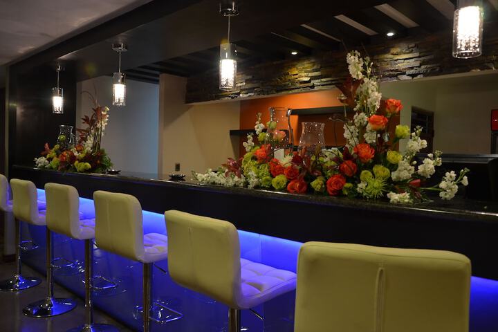 Lounge 29 of 34