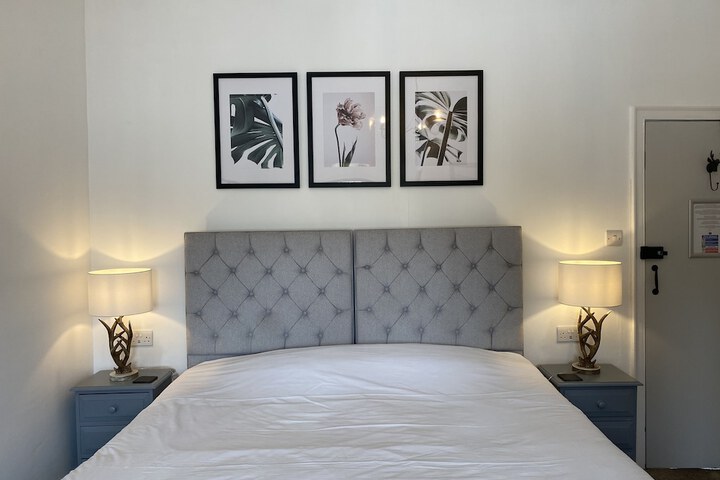 Room 9 of 85