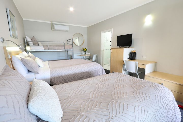 Room 2 of 19