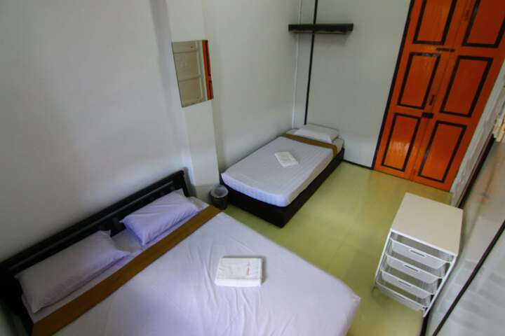 Room 9 of 76