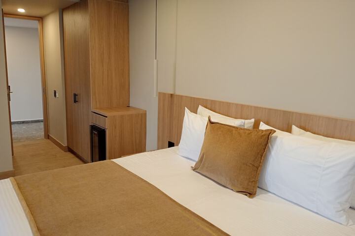 Room 8 of 123