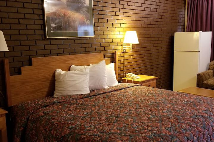 Room 4 of 14