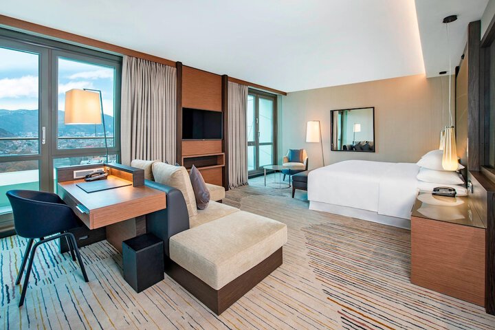 Room 43 of 256