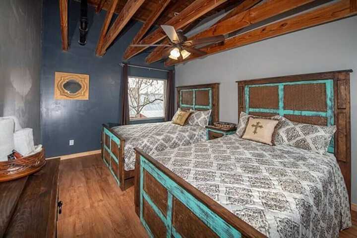 Room 5 of 23