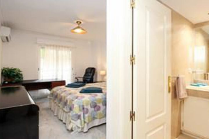 Room 17 of 73