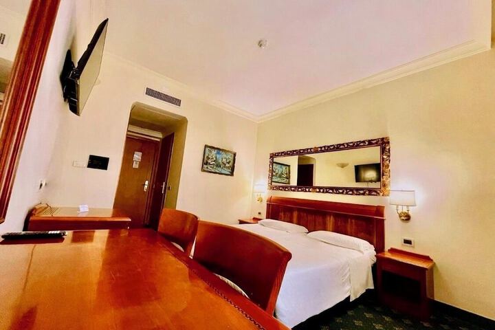 Room 38 of 72