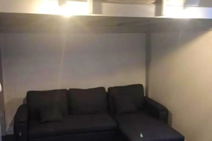 Room 4 of 10