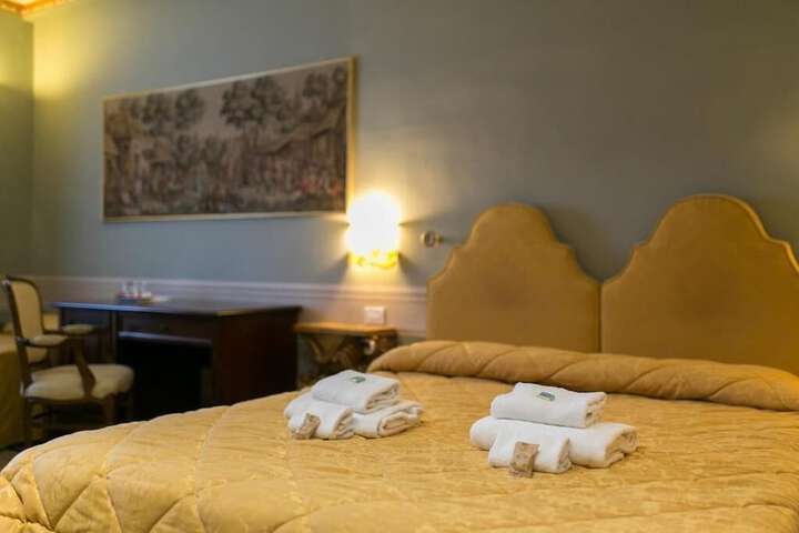 Room 4 of 23