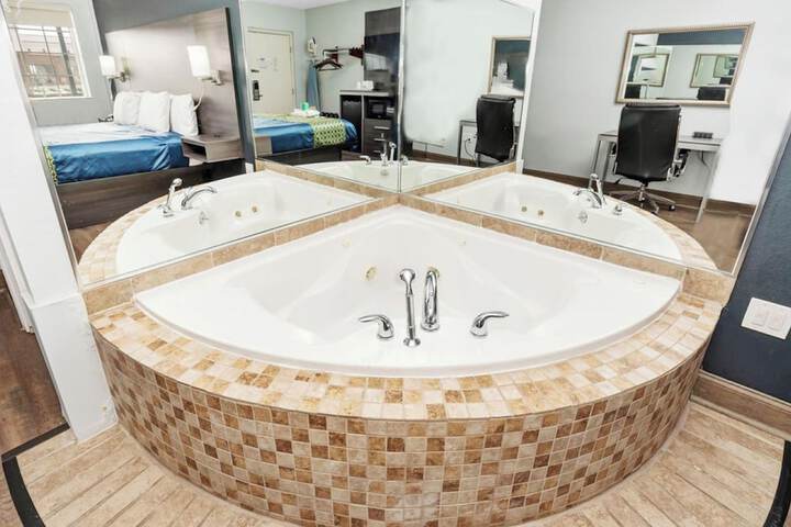 Jetted tub
