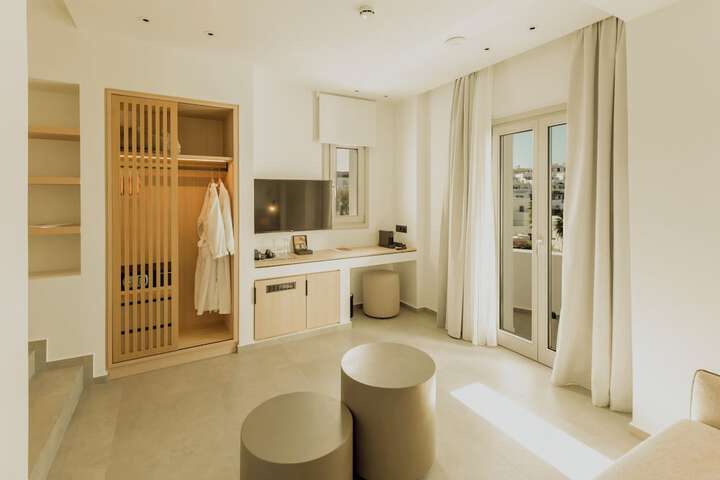 Room 41 of 80