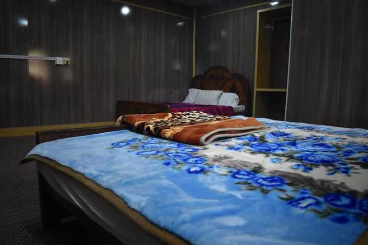 Room 3 of 25
