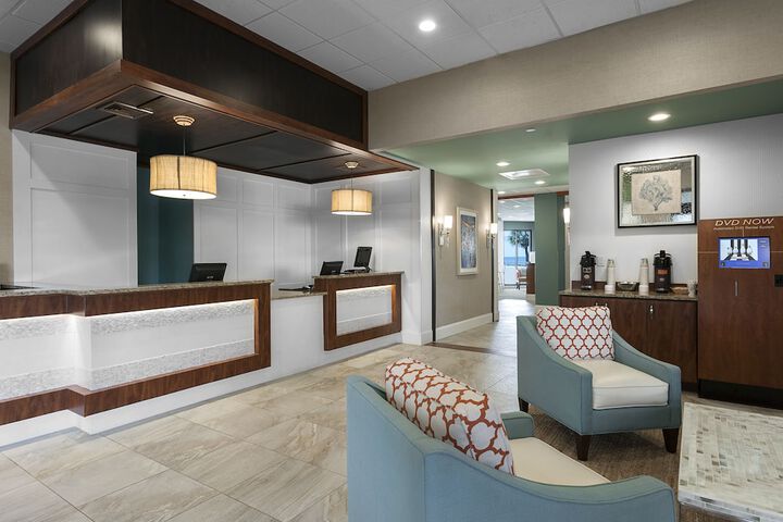 Entrance & Lobby