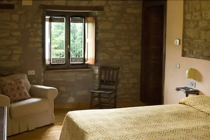 Room 4 of 14