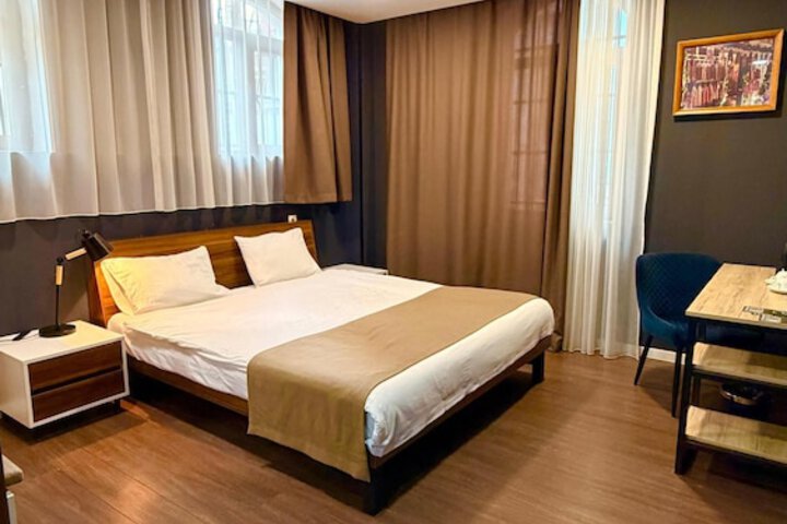 Room 128 of 240