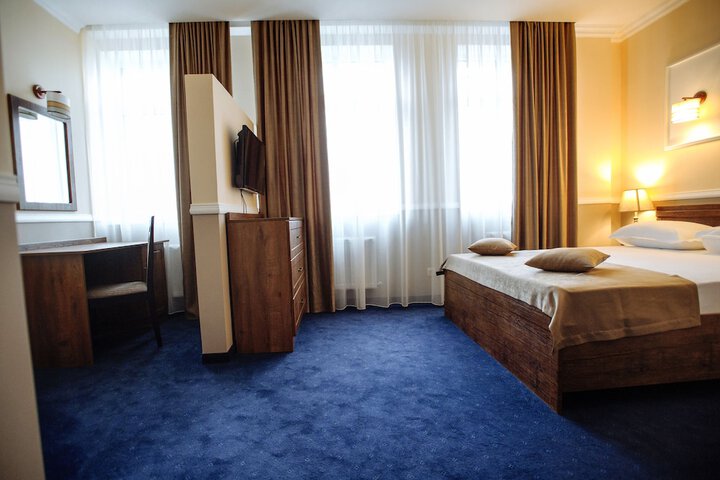 Room 7 of 50