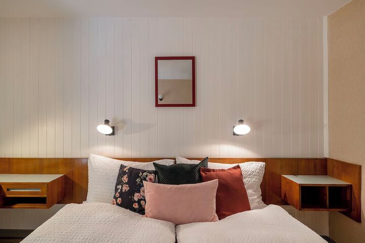 Room 5 of 23
