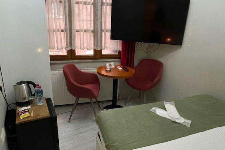 Room 47 of 126