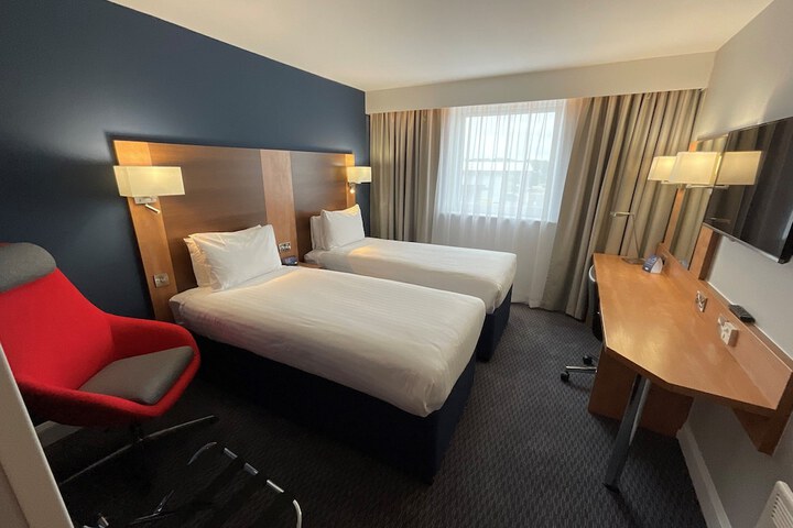 Room 4 of 51