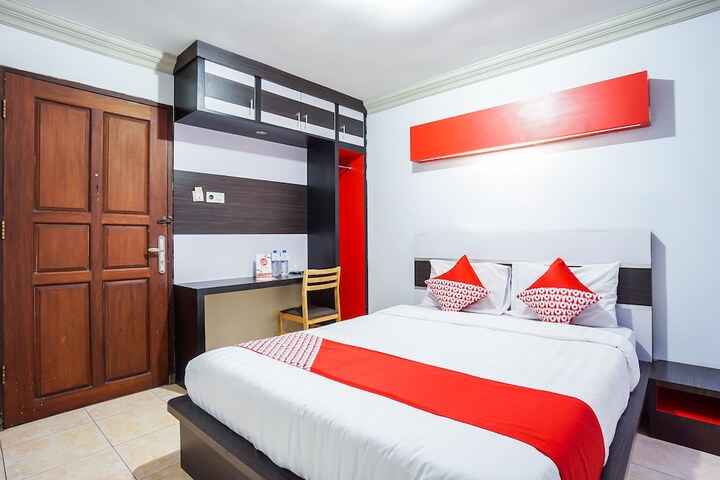 Room 6 of 32