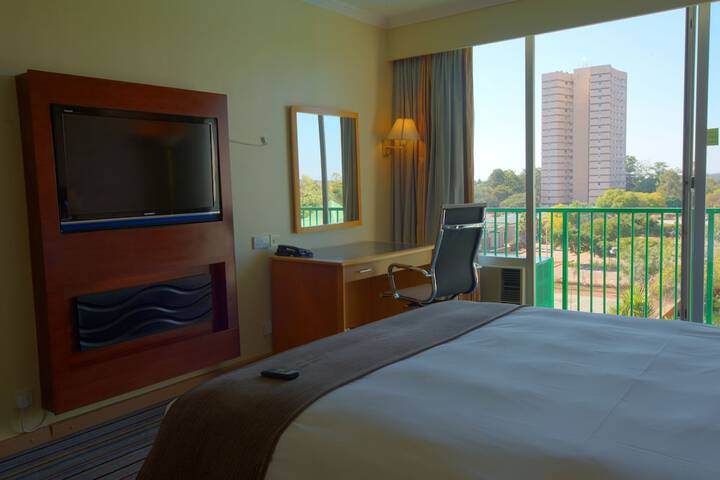 Room 77 of 184