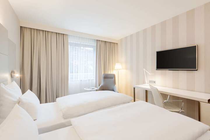 Room 6 of 31