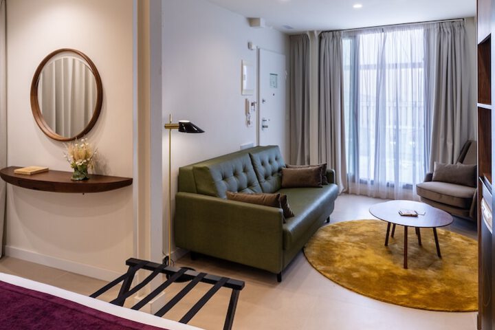Room 8 of 26