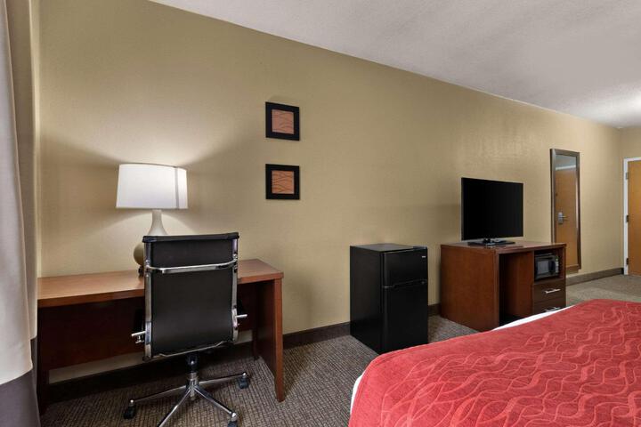 2 Queen Beds (1 of 5)