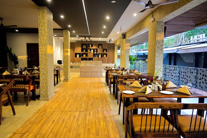 Dining 48 of 63