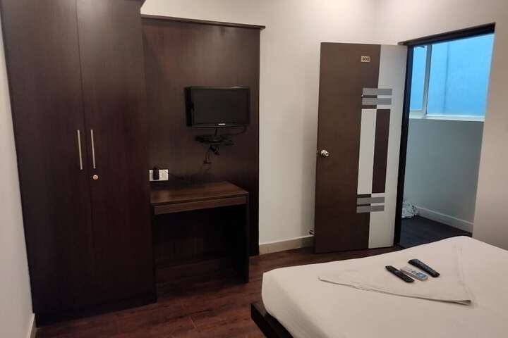 Room 12 of 40
