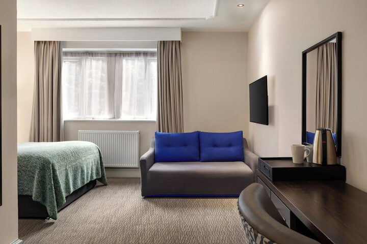 Room 70 of 105