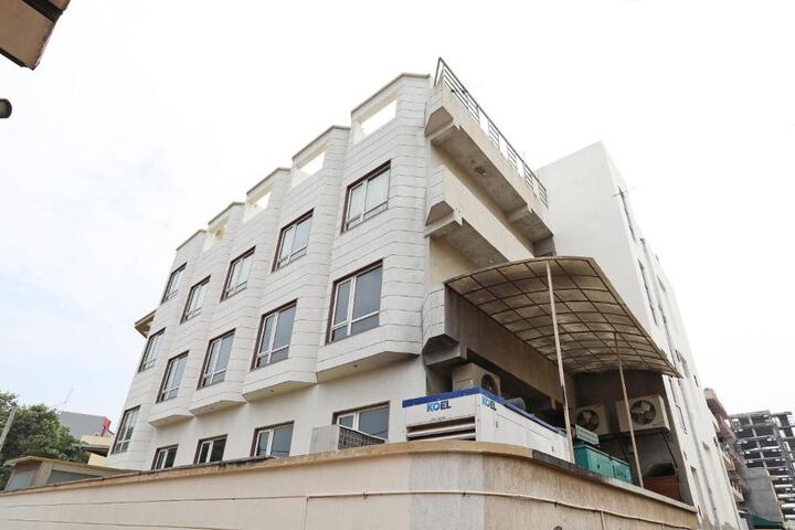 Exterior of Capital O Hotel Q-cent Near Leisure Valley Park