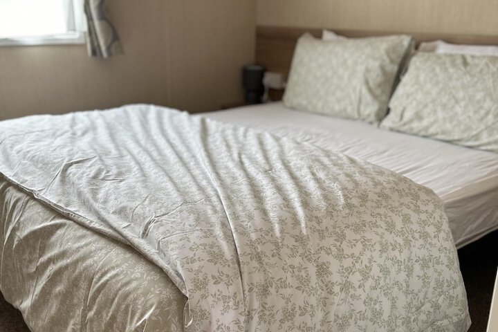 Room 6 of 13