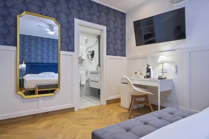 Room 15 of 52