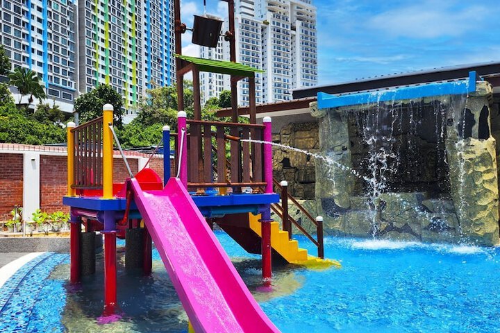 Pools & Facilities