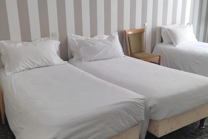 Room 44 of 86