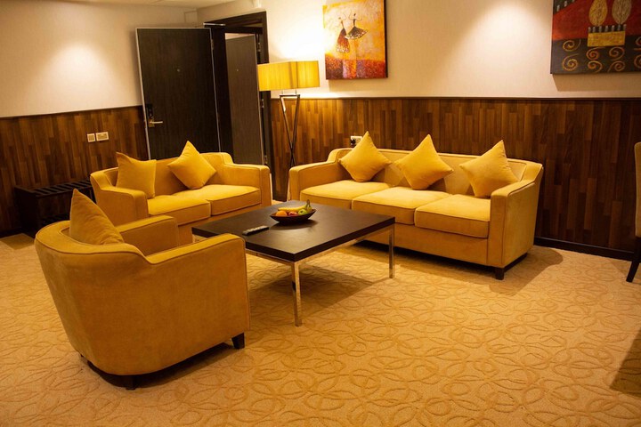 Room 48 of 107