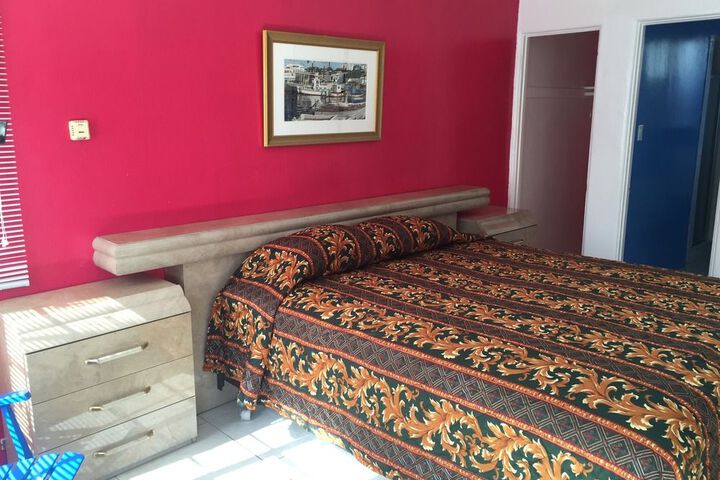 Room 3 of 12