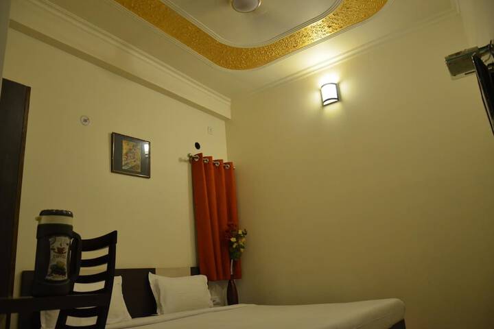 Room 23 of 57