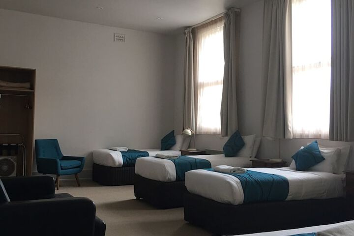 Room 37 of 76