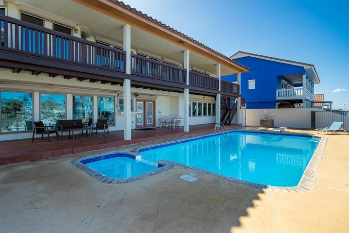 Pool 11 of 23